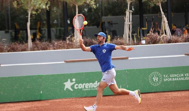 Grand slam şampiyonu Ivan Dodig, Antalya'da gençlerle buluştu