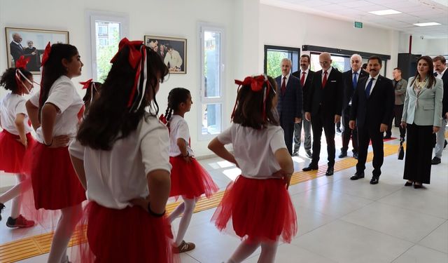 Hatay'da engelli çocuklar, 23 Nisan dolayısıyla çeşitli etkinliklerle bir araya geldi
