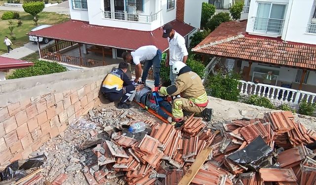 Hatay'da su deposunu onardığı sırada düşen işçi yaralandı
