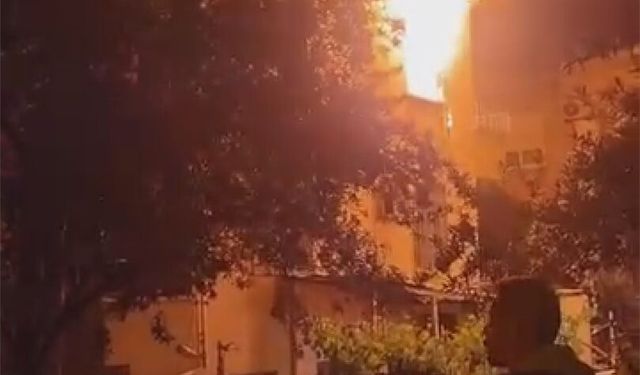 Mersin'de iki katlı evde çıkan yangın hasara yol açtı
