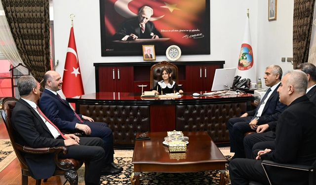 Osmaniye Valiliği’nde Temsili Koltuk Devri Gerçekleşti