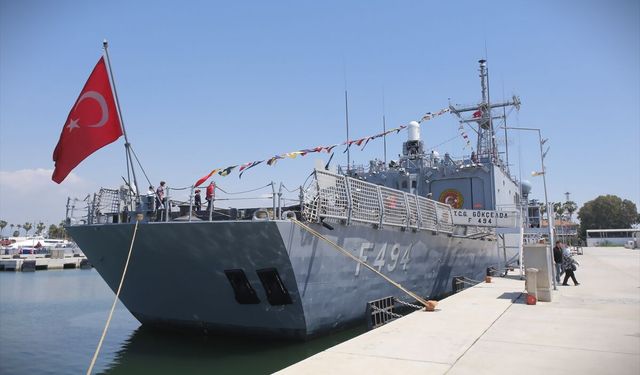 TCG Gökçeada gemisi Mersin'de ziyarete açıldı