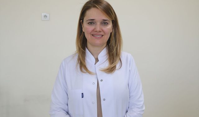 Yüz siniri ağrıları nedeniyle konuşamayan hasta lazer tedavisiyle sağlığına kavuştu