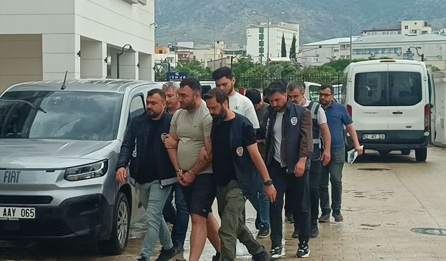 Adana'da bir kişinin tabancayla vurularak öldürülmesine ilişkin 3 zanlı tutuklandı