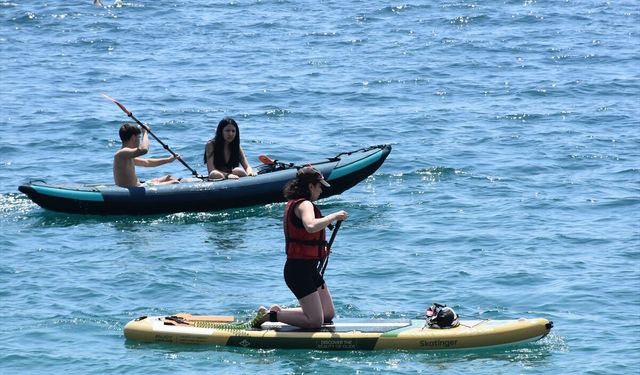 Antalya'da sıcak hava etkili oldu
