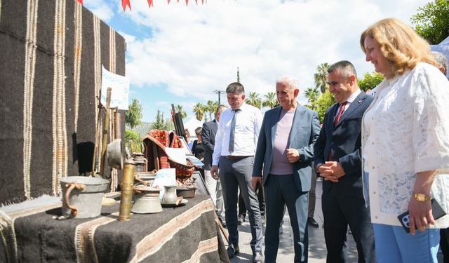 Demre'de Meslek Tanıtımı ve Unutulmaya Yüz Tutmuş Meslekleri Hatırlatma Fuarı açıldı