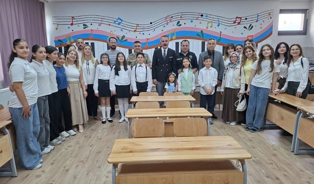 Erzin’de Eğitim Ziyareti: Kaymakam Özaydın Öğrencilerle Buluştu