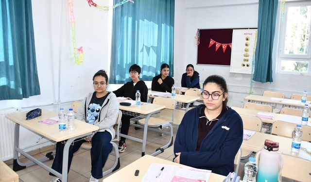 Gülnar ilçesinde sınav hazırlığında olan öğrencilere destek sürüyor