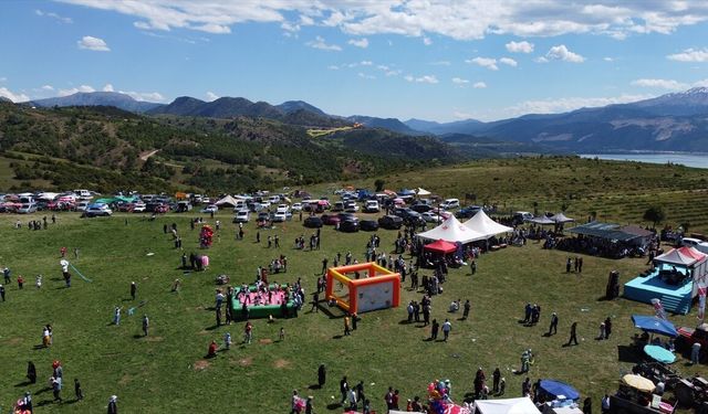 Isparta'da 9. Gül Hasadı ve Uçurtma Şenliği yapıldı