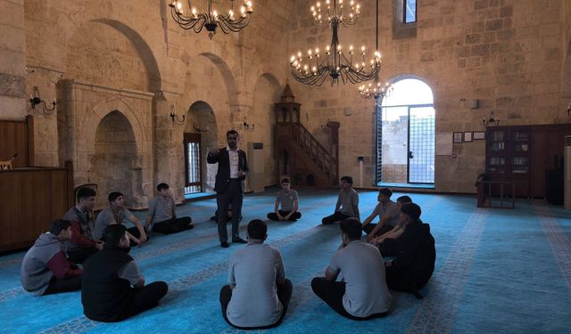 Kadirli Müftülüğü’nden Gençlere Yönelik Cami Etkinliği