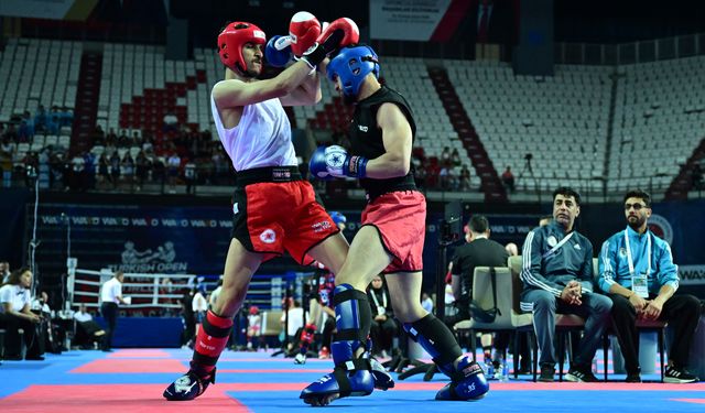 Kick boksta Türkiye Açık WAKO Dünya Kupası Antalya'da devam ediyor