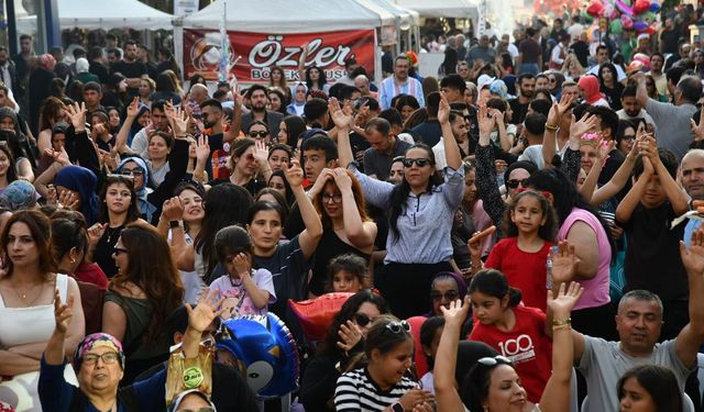 Osmaniye Lezzet Festivali’nde Konser Yoğun İlgi Gördü