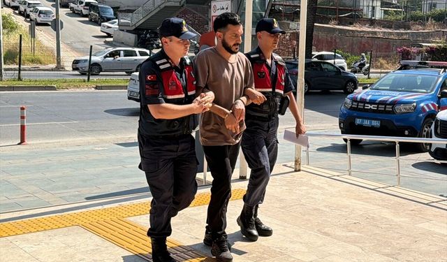 Alanya'da Alman uyruklu kişinin parasını gasbeden 4 şüpheli tutuklandı