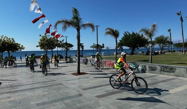 Antalya'da 13. Geleneksel Yeşilay Bisiklet Turu yapıldı