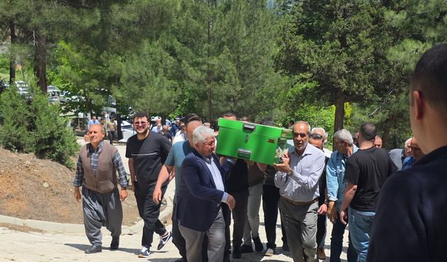 Antalya'da eşini ve kayınpederini silahla öldüren zanlı tutuklandı