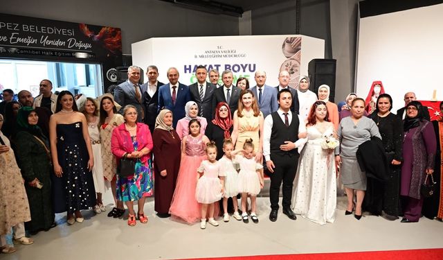 Antalya'da 'Hayat Boyu Öğrenme Haftası' sergisi açıldı