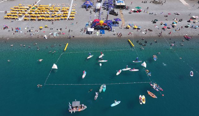 Antalya'da Red Bull tarafından 'Tahtada Kal' yarışı düzenlendi