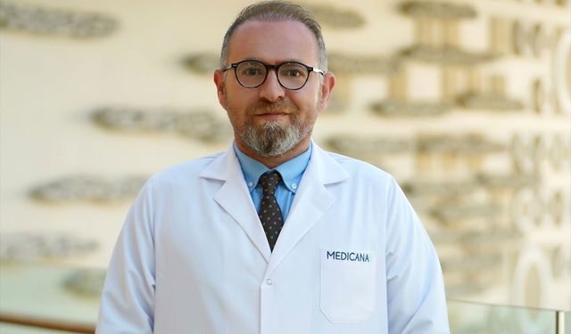 Böbrek taşının başlıca nedeni yetersiz sıvı tüketimi