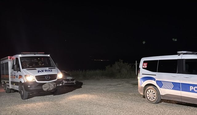 Burdur Gölü'nde kanoyla açıldıktan sonra kendilerinden haber alınamayan 2 kişi bulundu