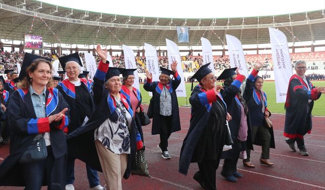 Burdur Mehmet Akif Ersoy Üniversitesi'nde 7 bin öğrenci mezun oldu