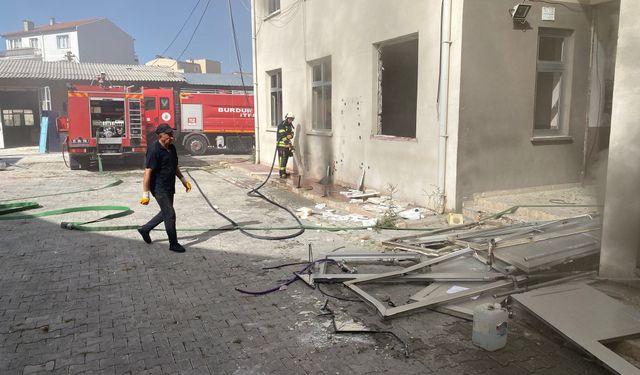 Burdur'da eski cezaevinde çıkan yangın söndürüldü