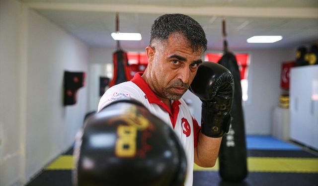 Dünya karate şampiyonu muhtar, öğrencileriyle Avrupa şampiyonluğu hedefliyor