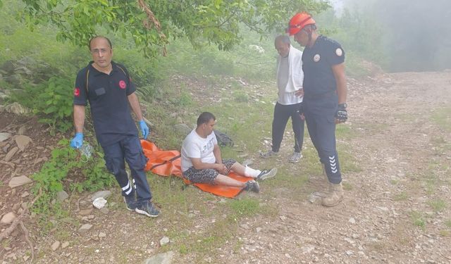 Hatay'da kayalıklarda mahsur kalan kişi kurtarıldı