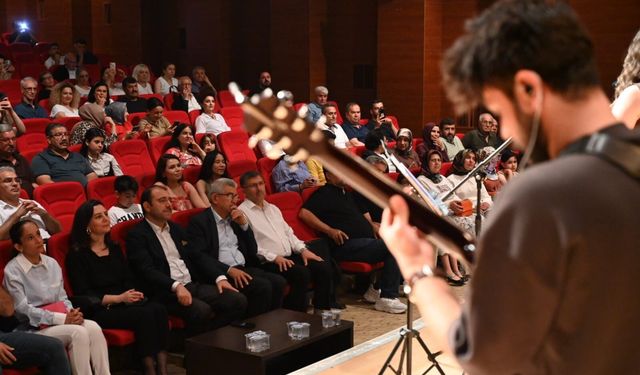 Kadirli Halk Eğitim Merkezi'nden Unutulmaz Türk Müziği Gecesi