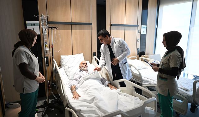 Kırgızistanlı pankreas hastası, Türkiye'de geçirdiği ameliyatla sağlığına kavuştu