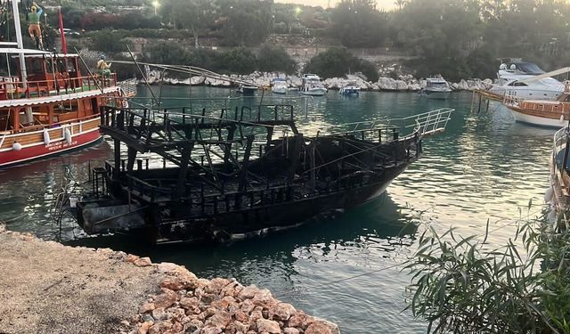 Mersin'de çıkan yangında 6 tekne kullanılamaz hale geldi