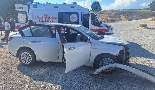 Mersin'de hafif ticari araç ile otomobilin çarpışması sonucu 6 kişi yaralandı