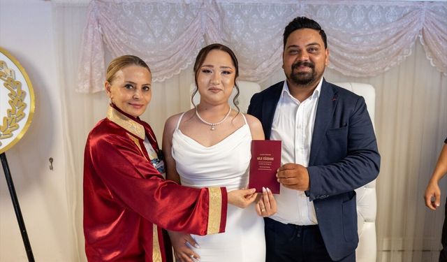 Mersin'de nikah dairesi '16.06.2026'da evlenmek isteyenleri ağırladı
