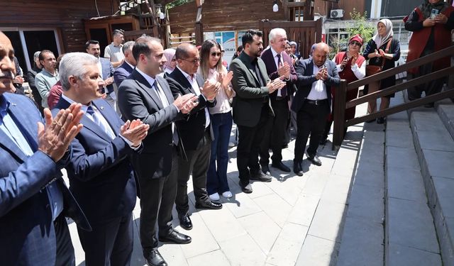 Saimbeyli'de Halk Eğitimi Merkezi yıl sonu sergisi açıldı