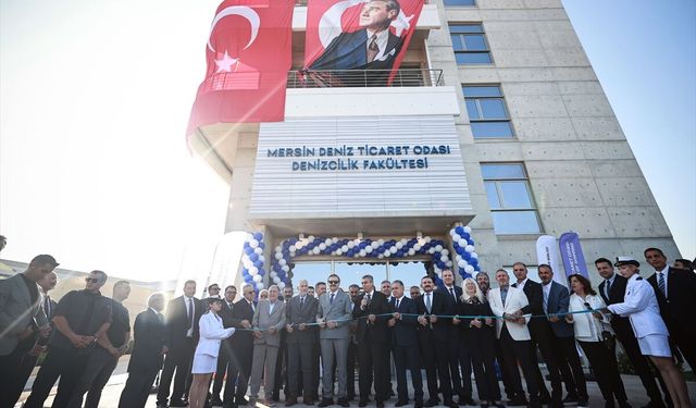 TOBB Başkanı Hisarcıklıoğlu, Mersin Üniversitesi Denizcilik Fakültesi'ni ziyaret etti
