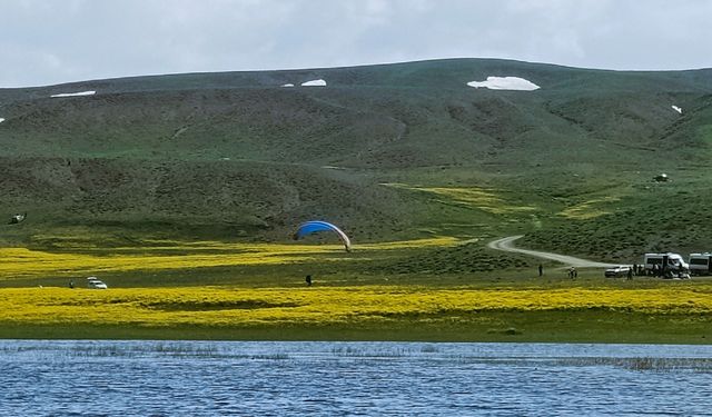 Van'ın doğal güzelliklerinden Keşiş Gölü doğaseverleri ağırlıyor