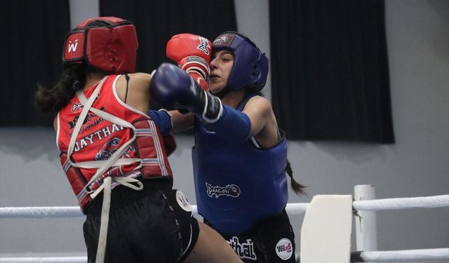 Adana'da düzenlenen Türkiye Gençler Muaythai Şampiyonası tamamlandı