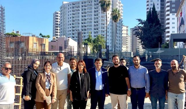 AK Parti'li Söylemez Tarsus'ta yapımı süren okulu inceledi