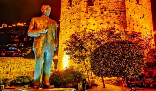 Alanya'nın Simgesi Kızılkule Göz Kamaştırıyor
