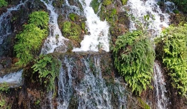 Antakya Harbiye Şelalesi Ziyaretçilerini Büyülüyor