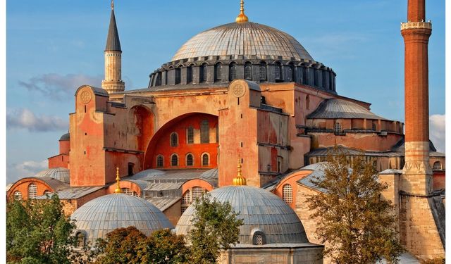 Ayasofya'da 86 Yıl Sonra Yükselen Ezanın Tarihi Yolculuğu