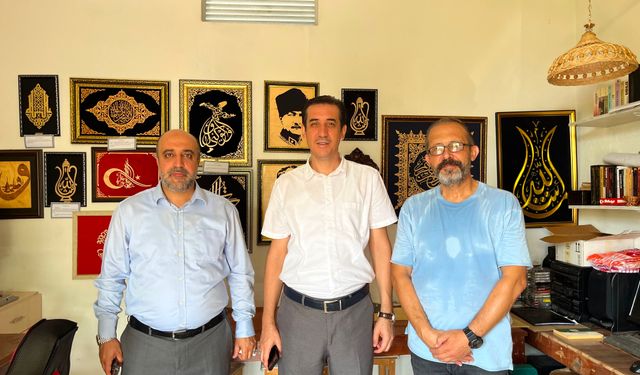Bozyazı Kaymakamı Topsakaloğlu, naht sanatçısı Mustafa Eysen'i ziyaret etti