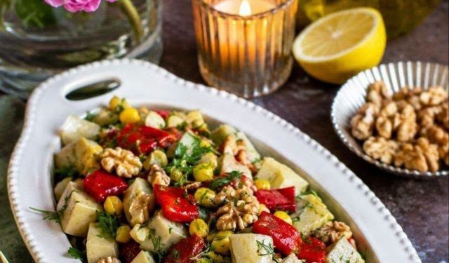 Vitamin Deposu Cevizli Enginar Salatası Nasıl Yapılır?