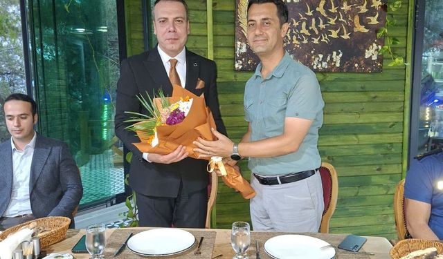 Kaymakam Onur Özaydın'a Erzin Belediyesi'nden Veda Yemeği