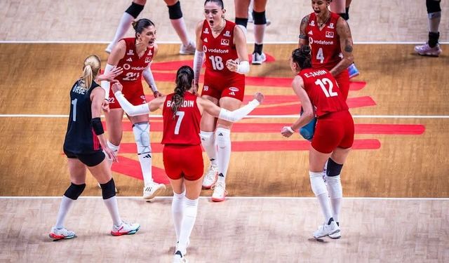 Filenin Sultanları Çin’i Geçti, VNL’de Finale Yükseldi