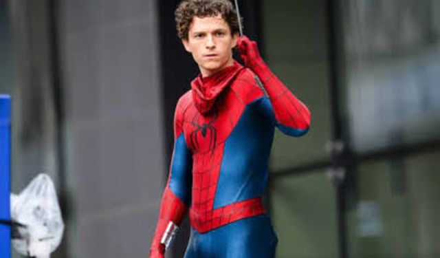 Tom Holland'ın Yeni Spider-Man Kazancı Sosyal Medyayı Salladı