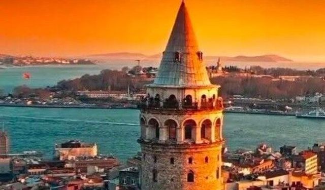 İstanbul Galata Kulesi Tarihi ve Manzarasıyla Büyülüyor