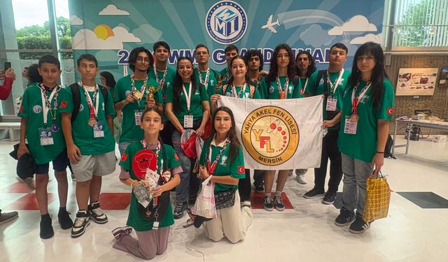 Japonya'daki matematik yarışmasına Mersin'den katılan 11 öğrenci 11 madalya kazandı