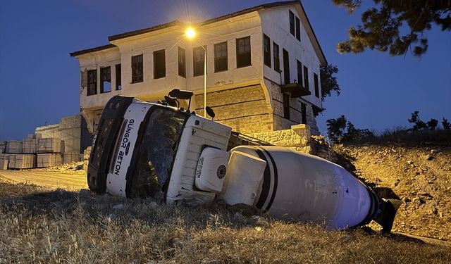 Kahramanmaraş'ta beton mikserinin devrilmesi sonucu 1 kişi yaralandı