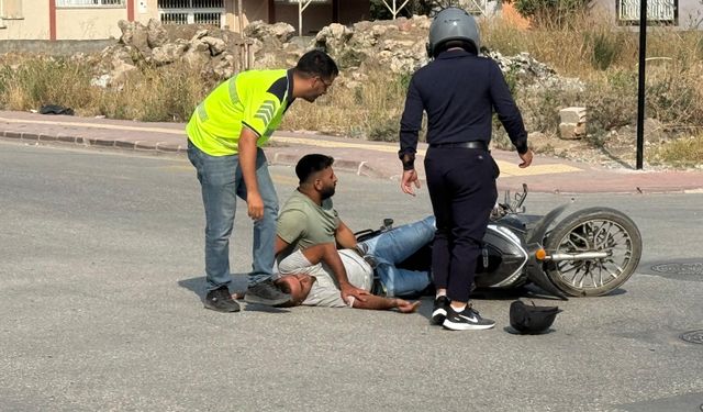 Osmaniye'de Sabah Saatlerinde Trafik Kazası: 2 Yaralı