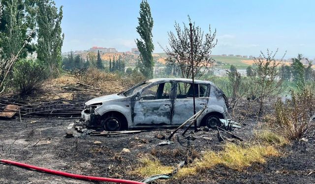 Kırıkhan’daki Bahçe Yangınında Otomobil ve Sera Yandı